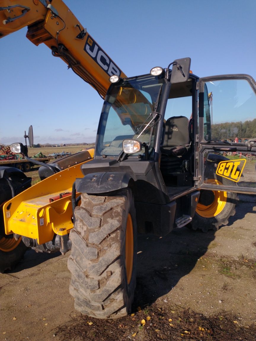 Ładowarka teleskopowa JCB 531-70