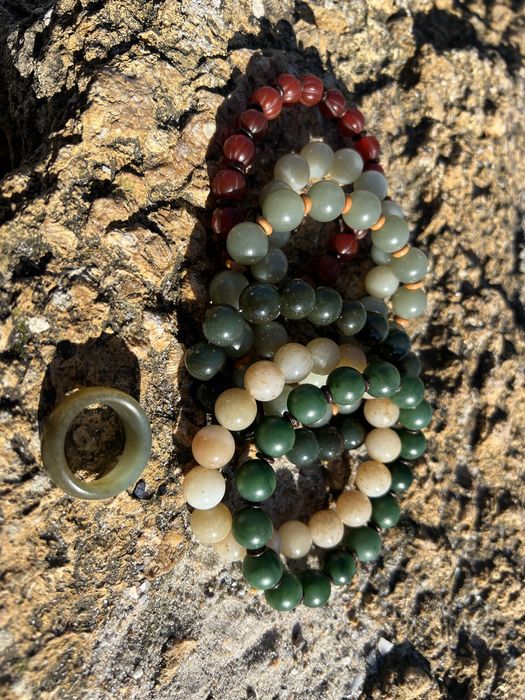 Нефритовий браслет