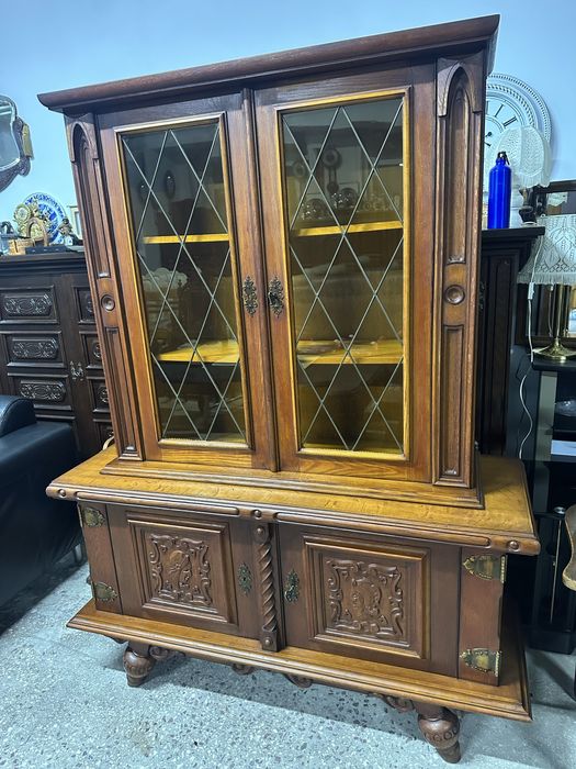 Вітрина шафа