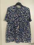 Vestido florido criança
