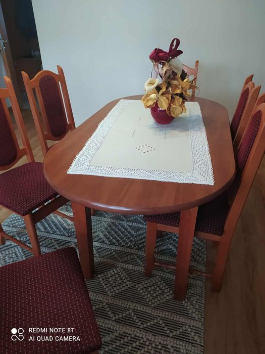 Stół rozkładany i 6 krzeseł
