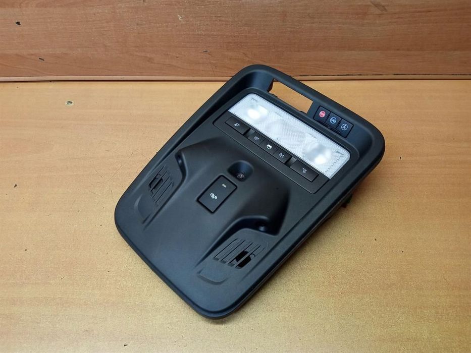 LAMPKA PODSUFITKI OPEL ASTRA K CZARNA