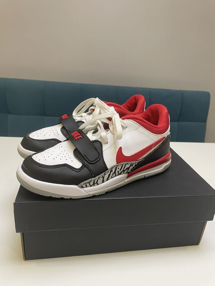 Кросівки Jordan Legacy 312 Low Nike