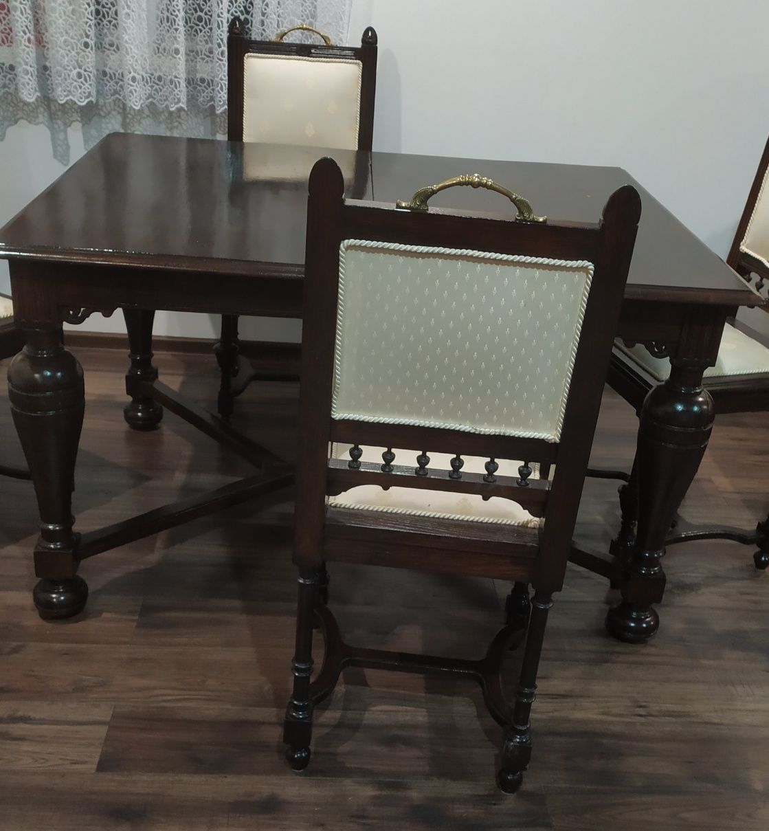 Stół dębowy z 4 krzeslami
