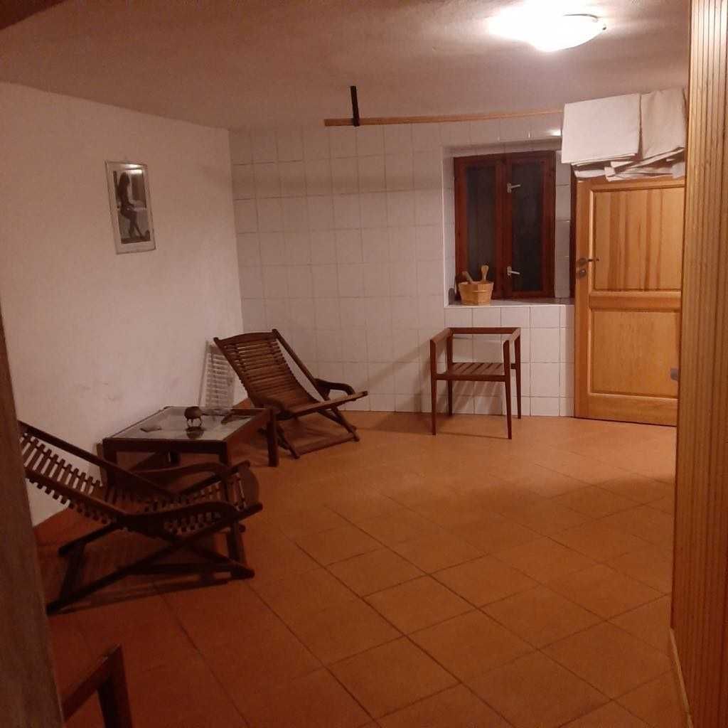 Sprzedam duże mieszkanie w budynku willowym