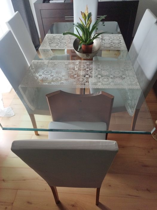Mesa de jantar com 6 cadeiras