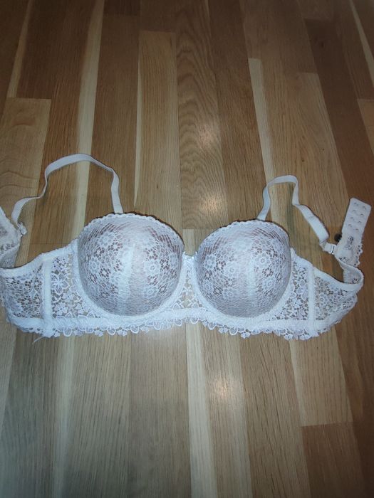 Продам бюстгальтери 85В, 36В, 34В