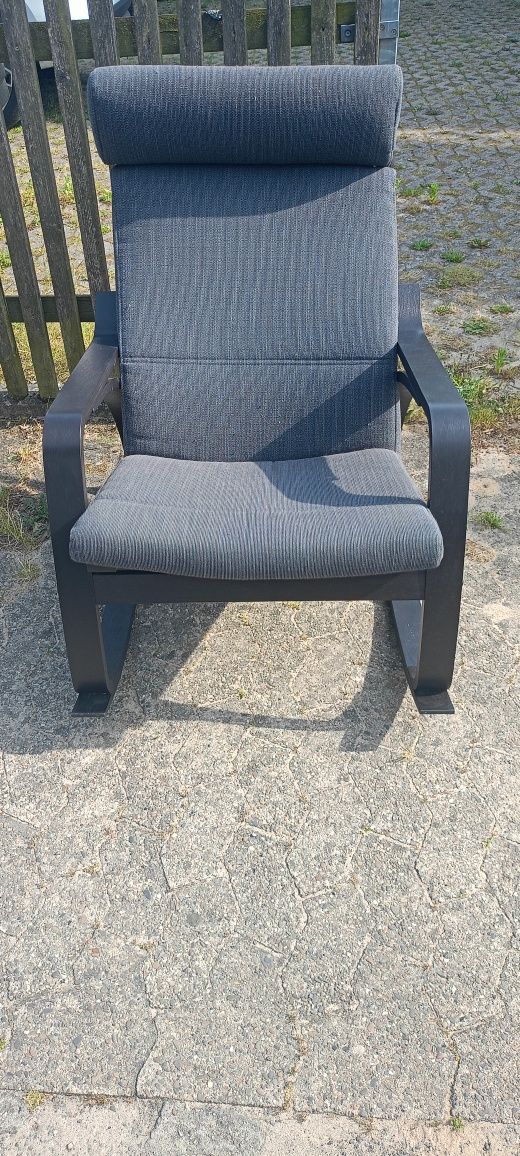 Fotel bujany finka Ikea poang czarny szary krzesło bujane czarne
