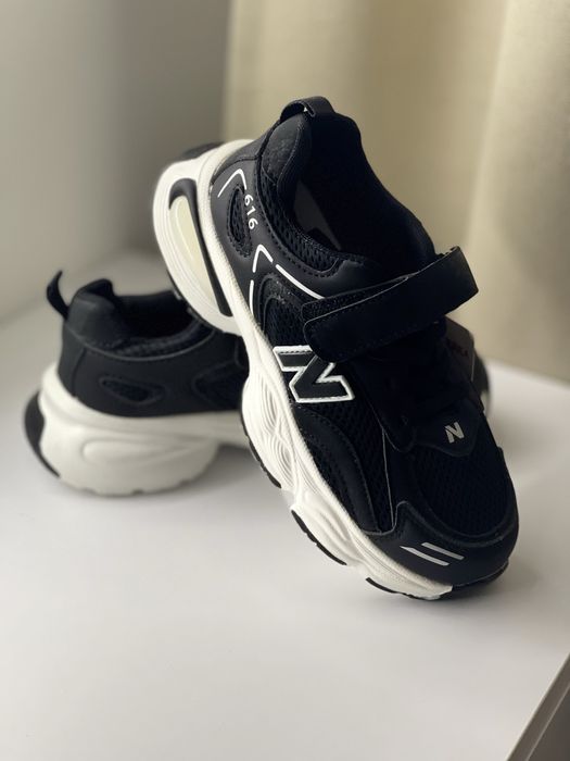 Кросівки красовки New Balance 32-33