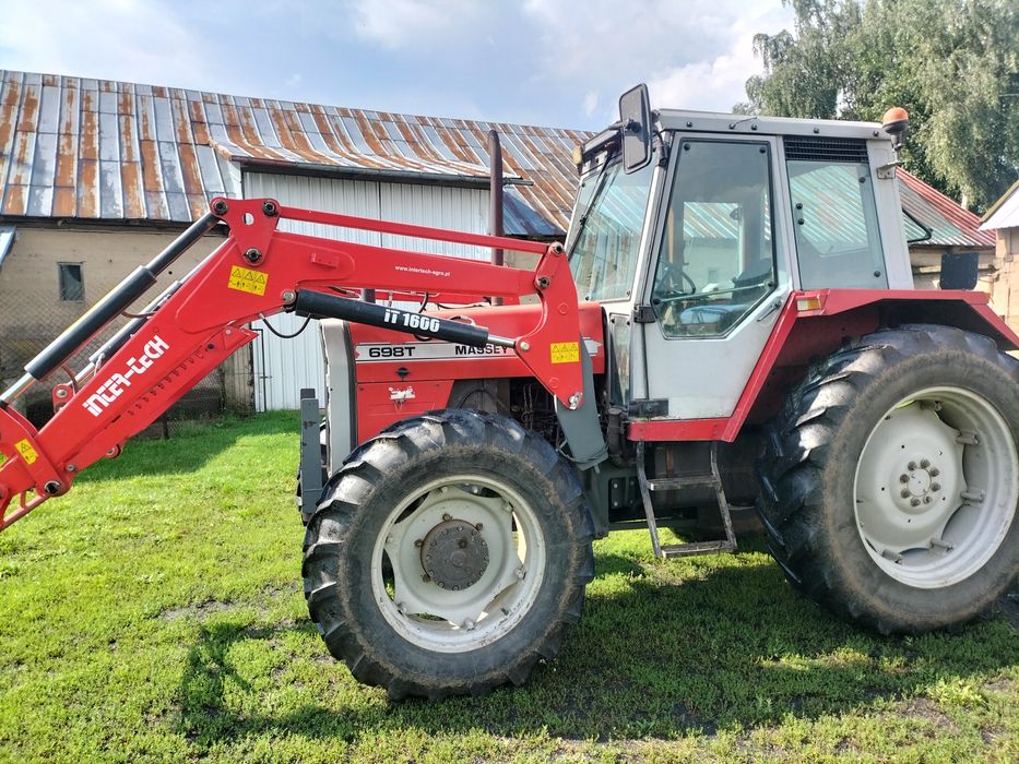 Massey Ferguson 698T John Deere
