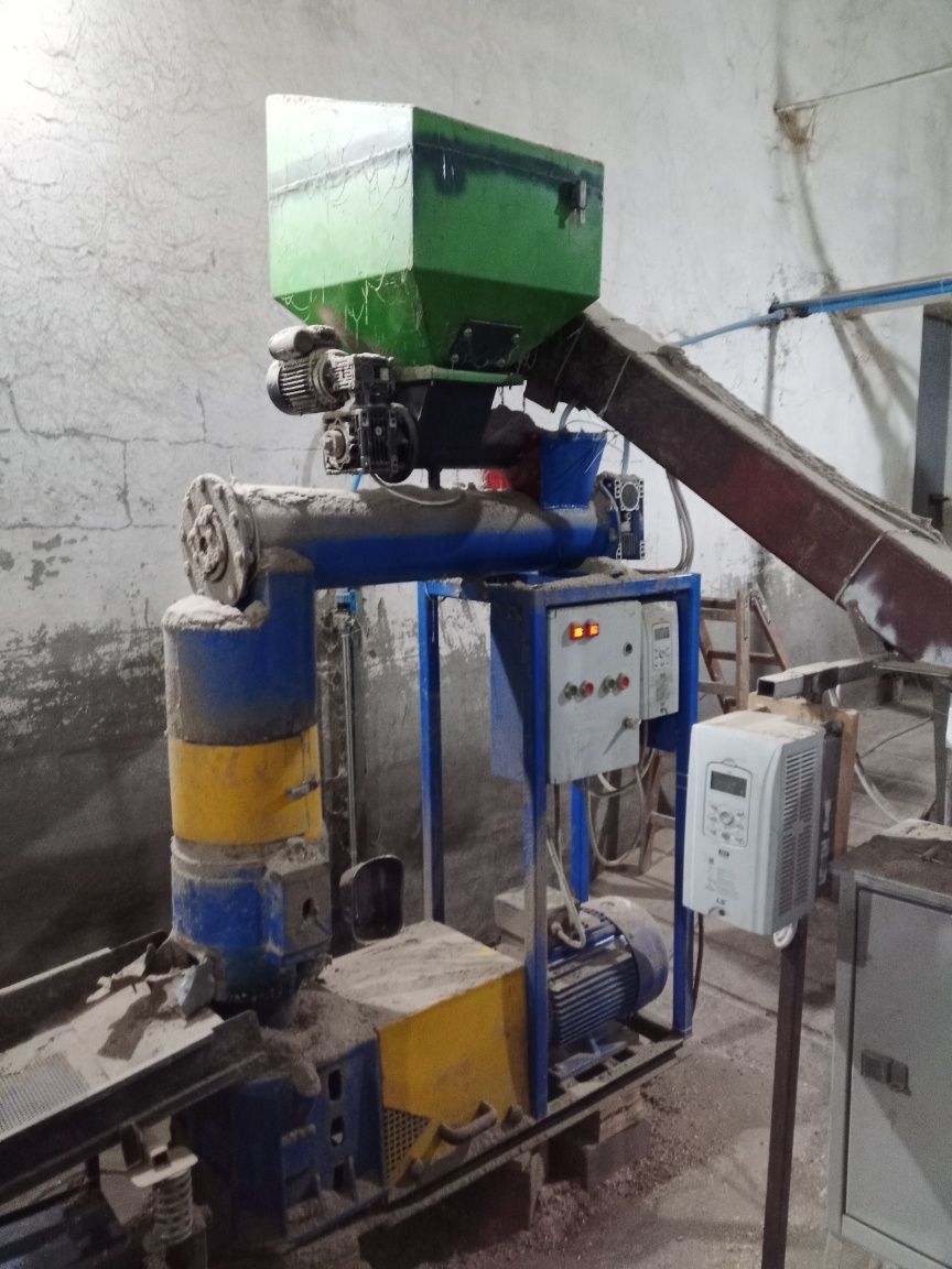 linia do produkcji pelletu/granulator pasz/peleciarka BRIKOL sj25