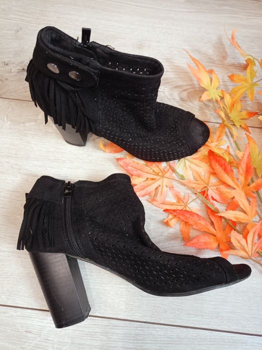 Buty damskie . .