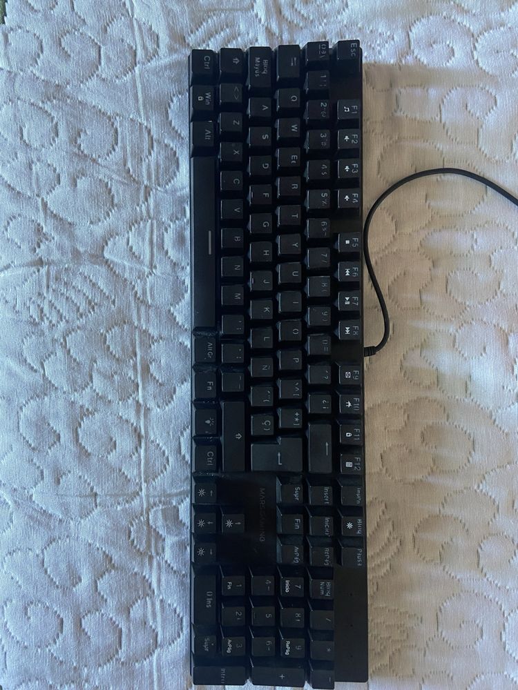 Vendo teclado gamer da marca mars gaming