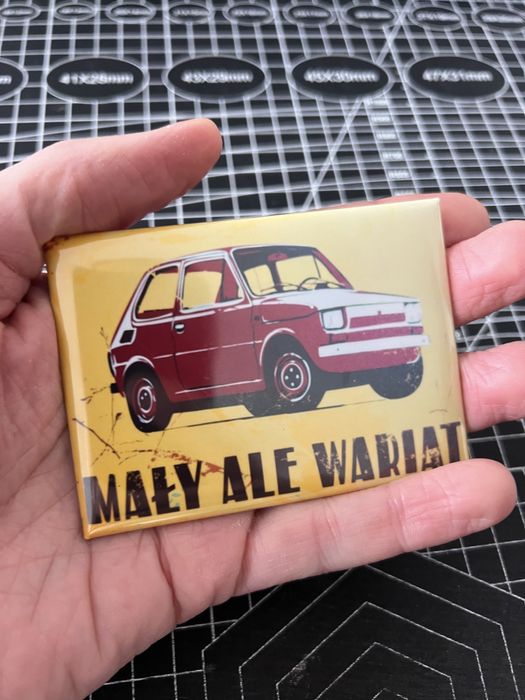Magnes na lodowkę prl MAŁY ALE WARIAT maluch zawijany sztywny
