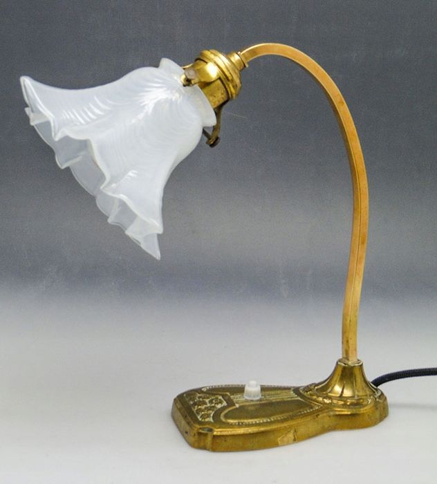 Lampa w stylu secesyjnym na biurko - mosiądz