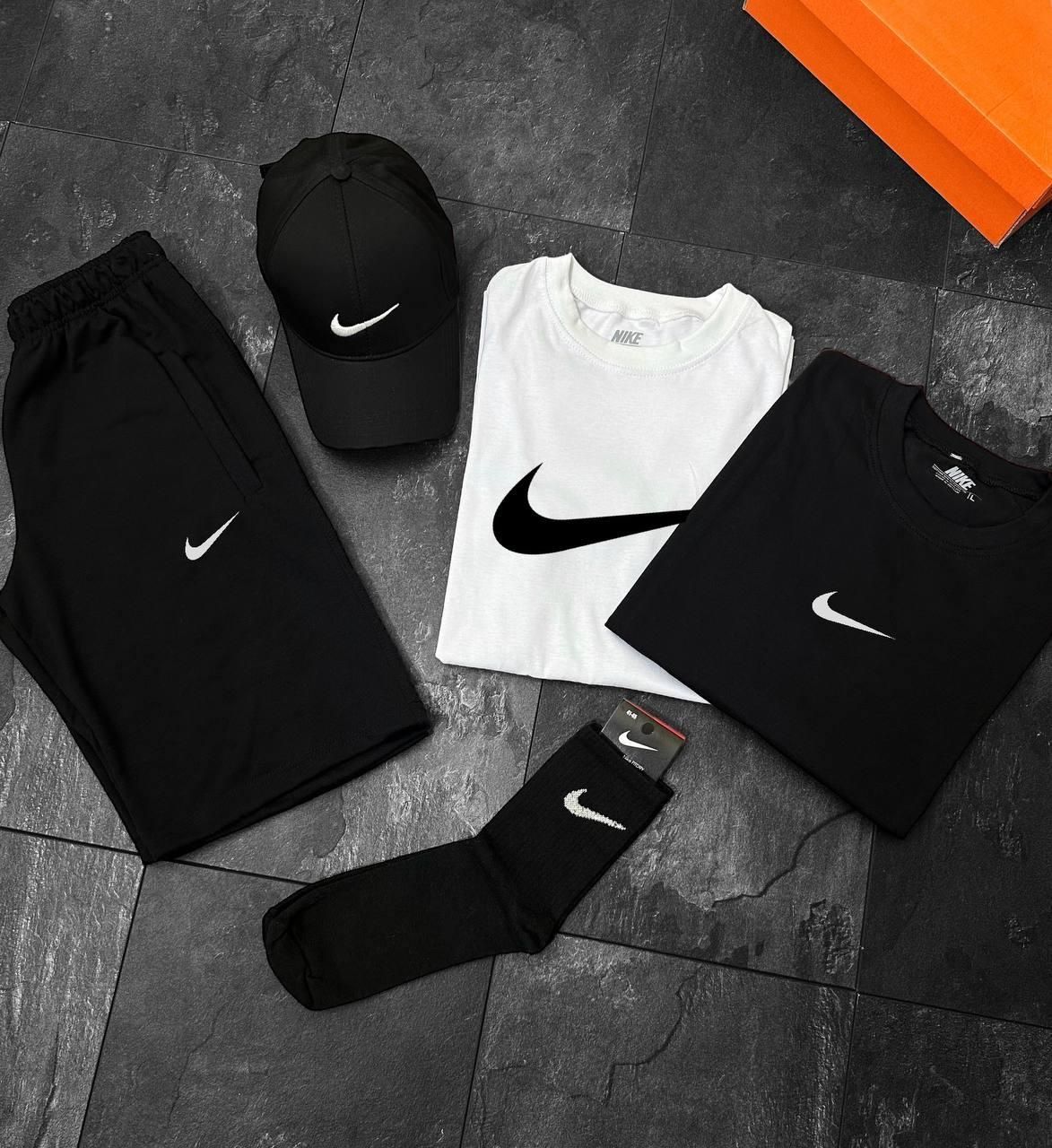 Чоловічий Футболки Шорти Кепка Шкарпетки NIKE чорні білі
Комплект