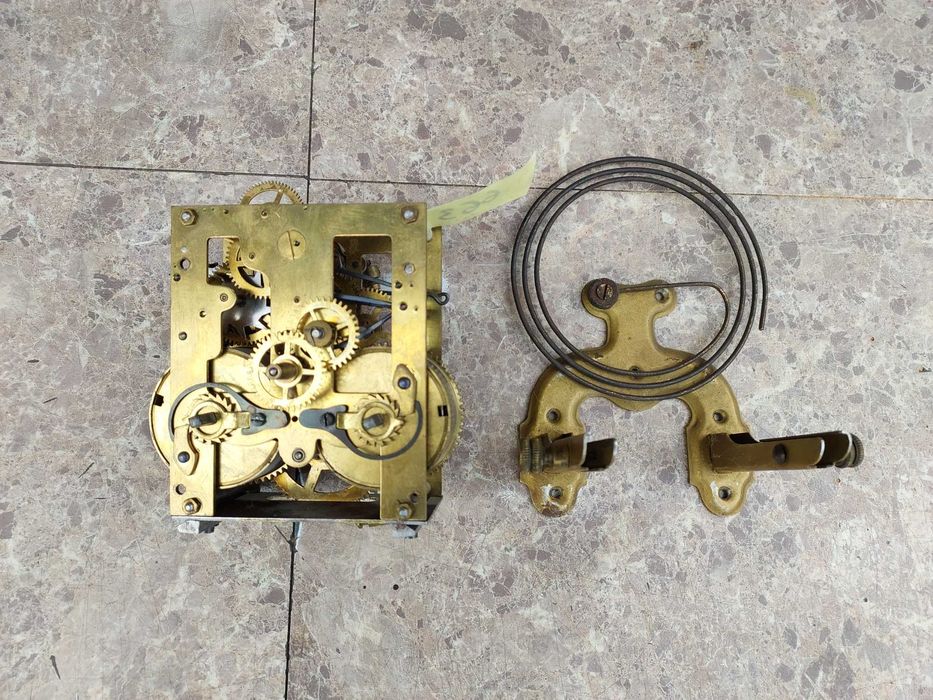 663 Mechanizm starego zegara ściennego Junghans B06 sprawny