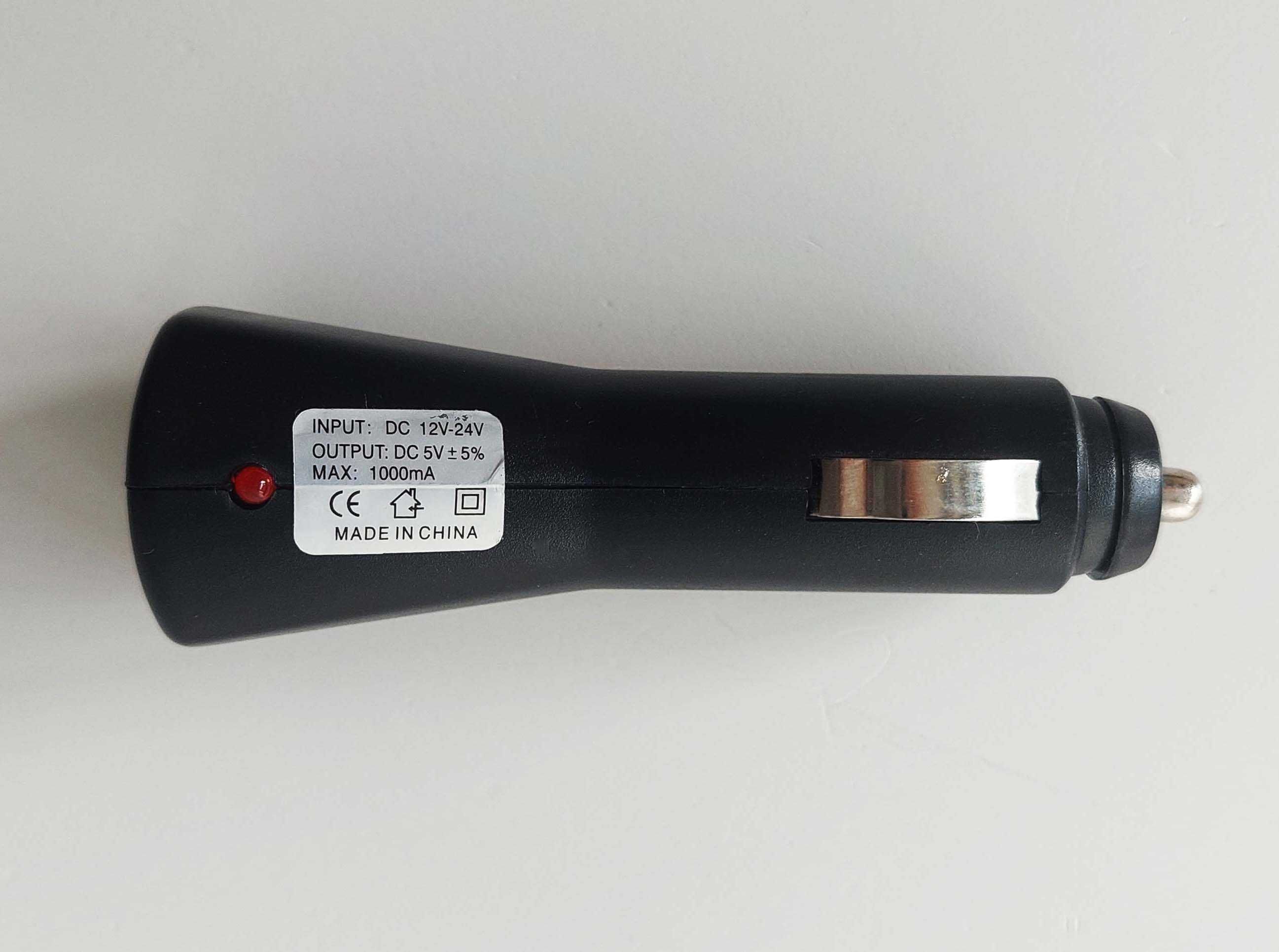 Carregador via USB de ligar ao isqueiro carro de 1000mA