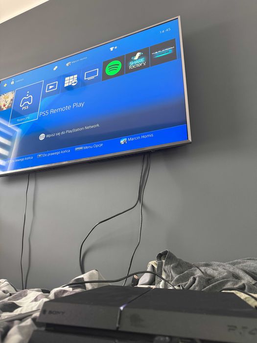 Konsola Playstation 4 PS4 + 2 pady + gry