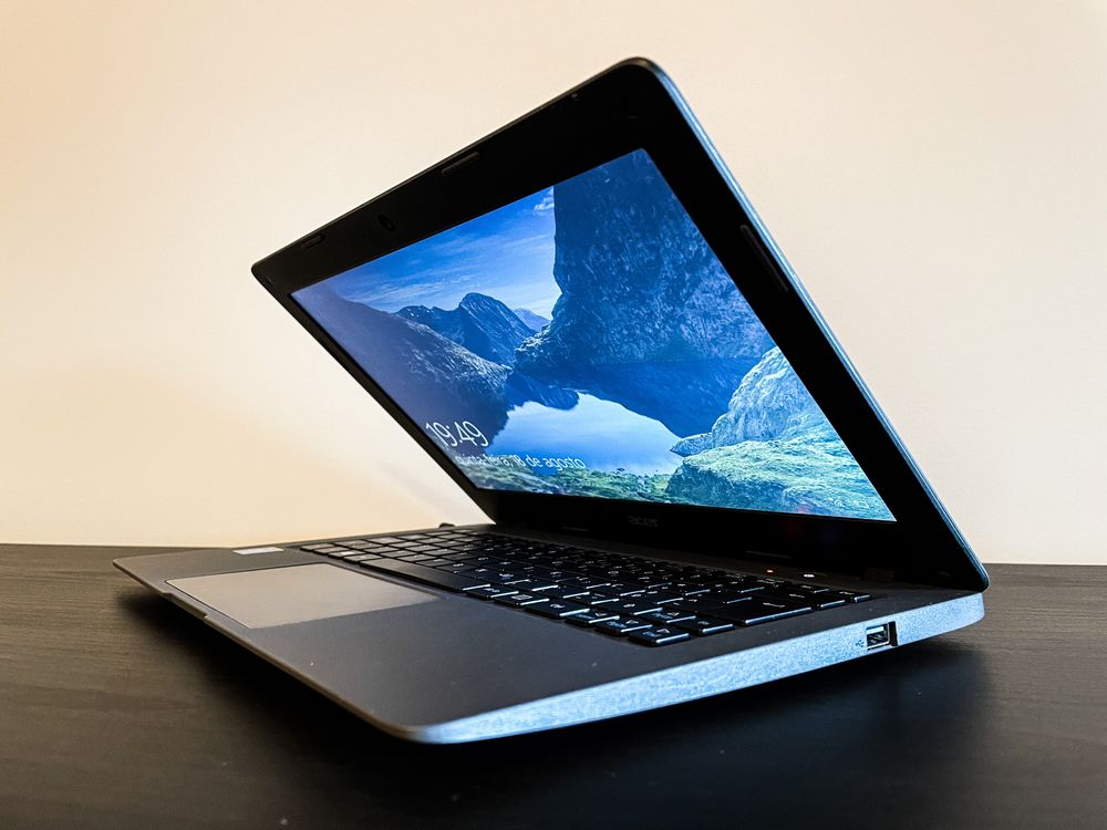 Vendo portátil Acer Aspire One Cloudbook 11