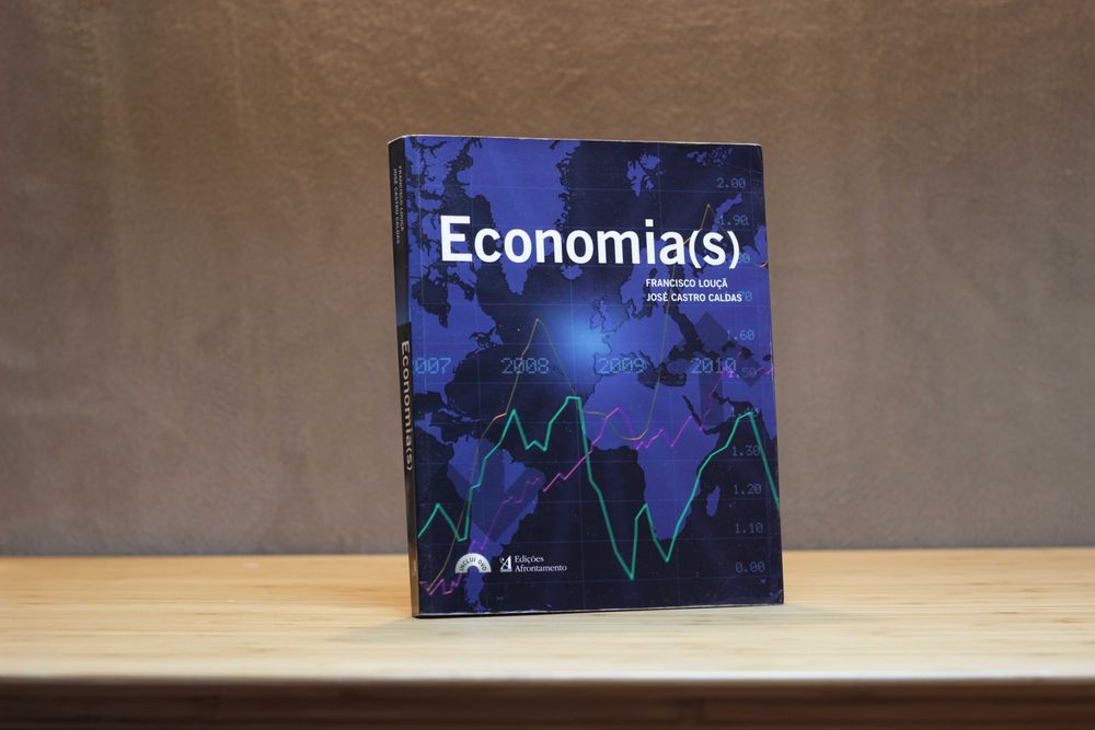ECONOMIA(S) (livro em português)