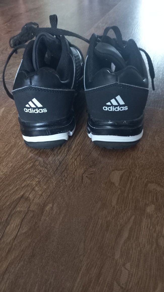 Кросівки adidas для хлопчика