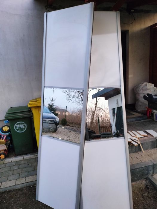 Drzwi przesuwne  z lustrem