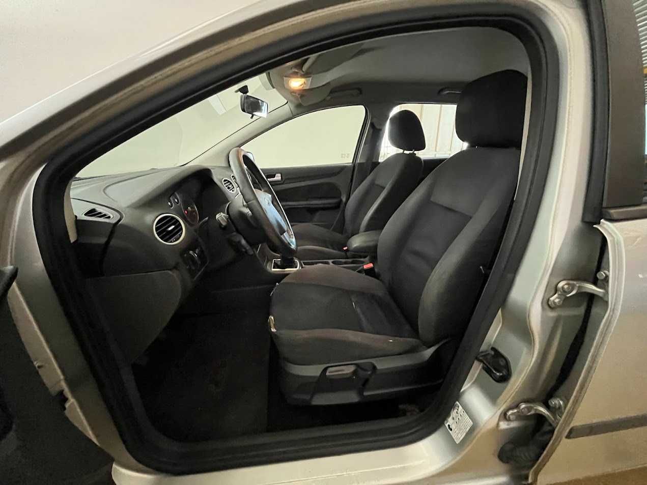 Ford Focus SW 1.4 Guia