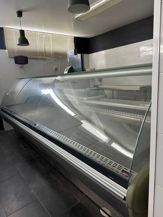 Vitrinas Refrigeradas Profissionais para Talho/Supermercado - 3,35m