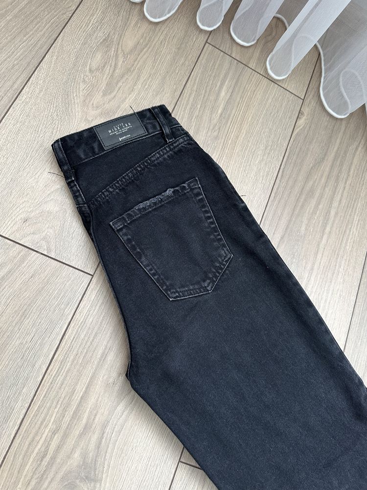 Джинси Stradivarius 34р