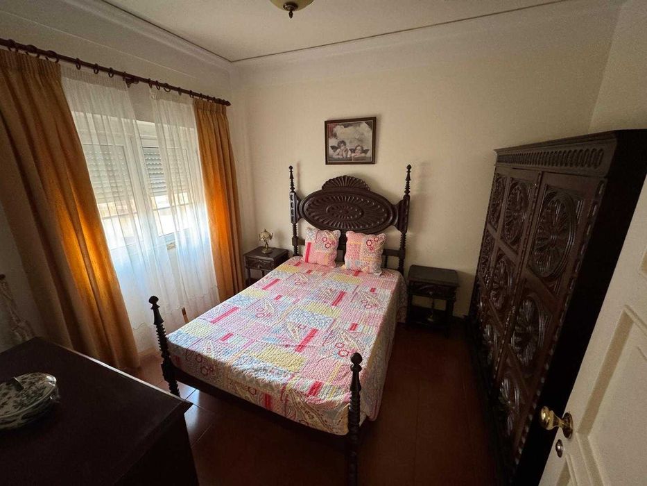 Mobília de quarto casal completa. Quase nova.