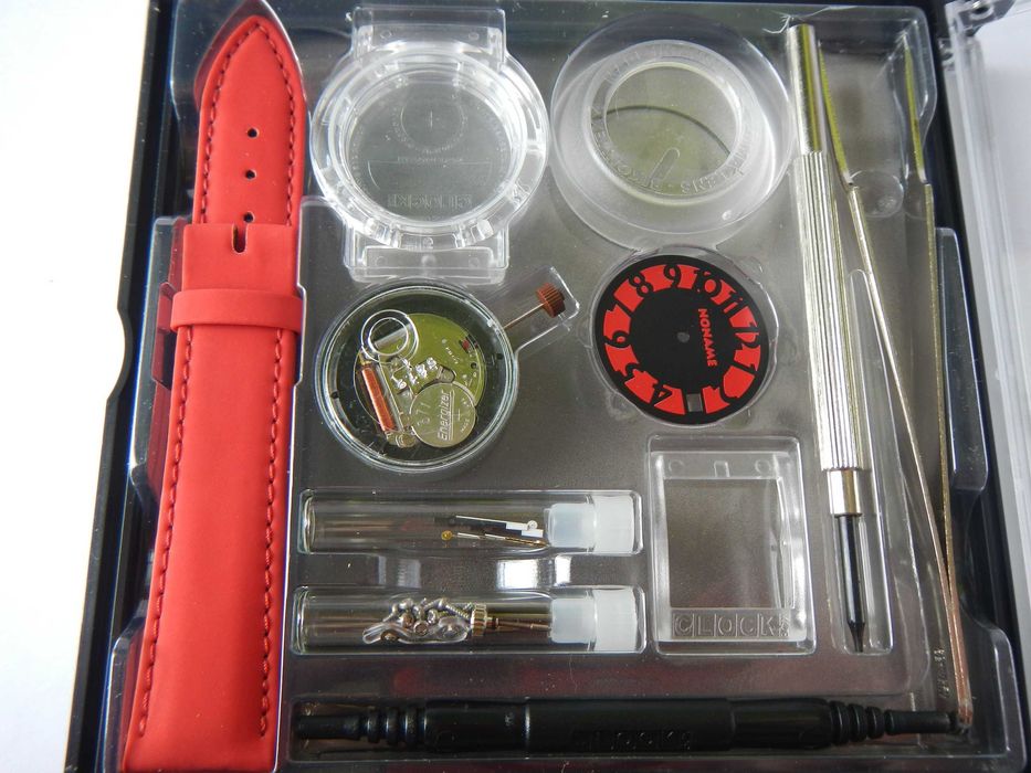 Dois relógiosk tipo swatch para montar.