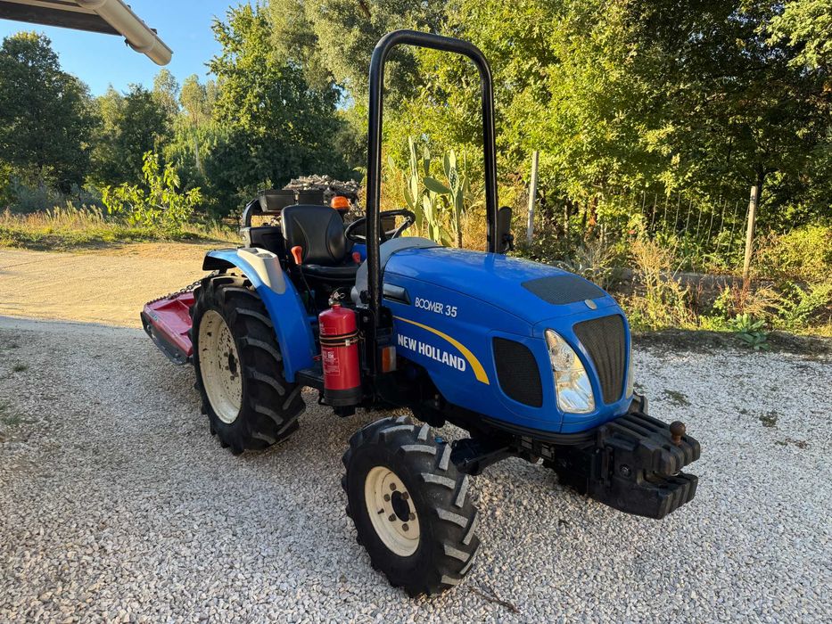 New Holland Boomer 35 *Package with 9 Attachments, Excellent Condition
