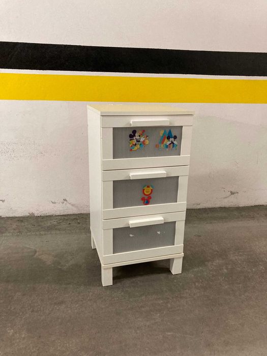 Movel Branco com gavetas quarto meninos