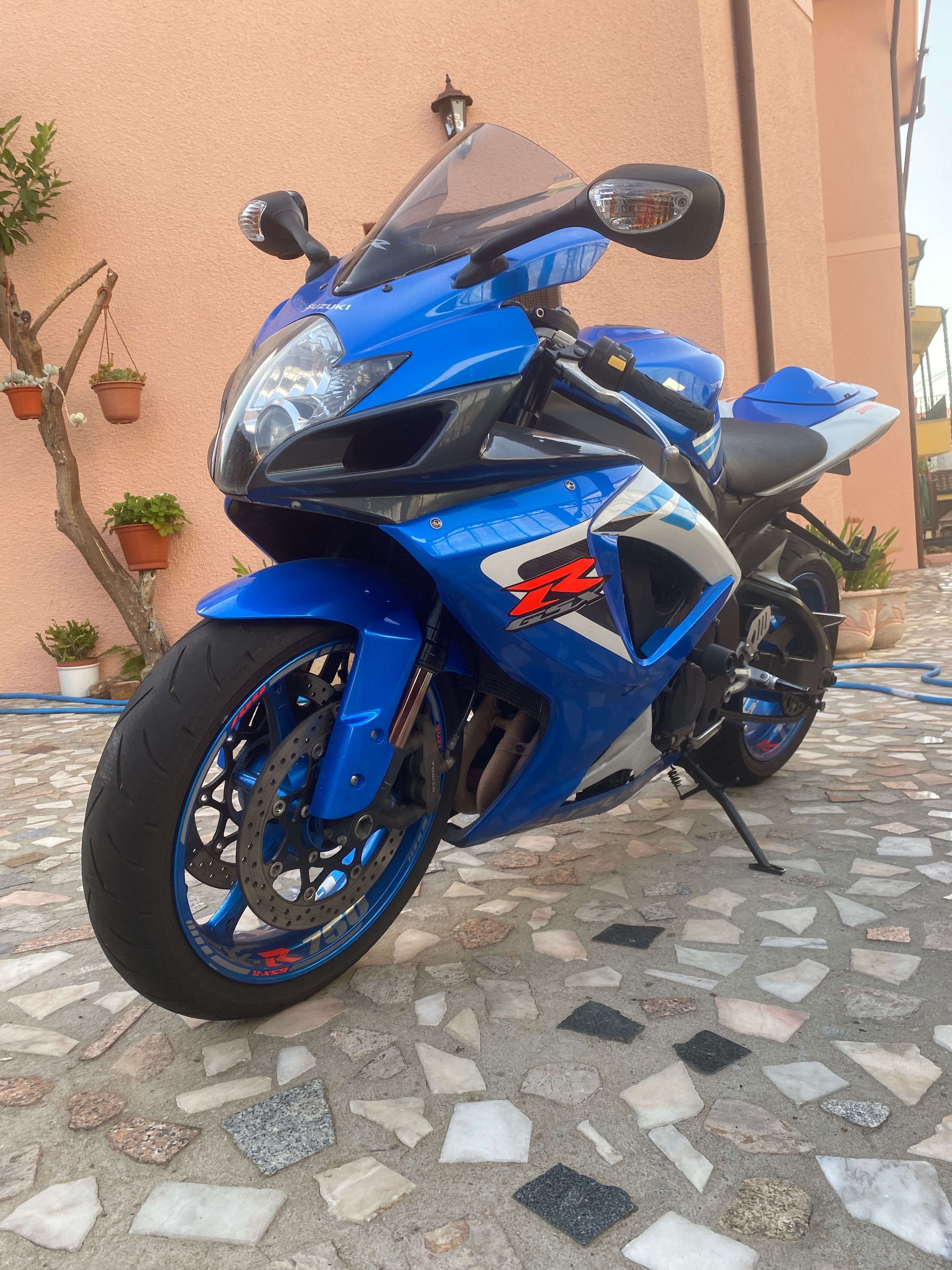 Suzuki  GSXR 750