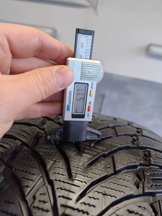 Nokian TYRES VR Suv 4, 245/50/19 Komplet Zima 21r.
