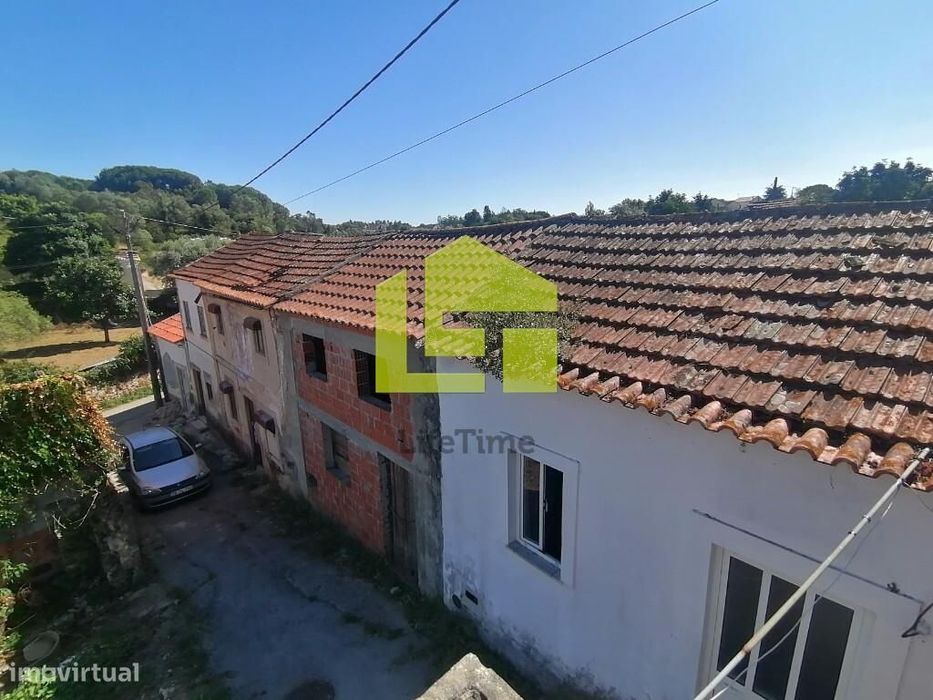 Moradias em banda para restaurar