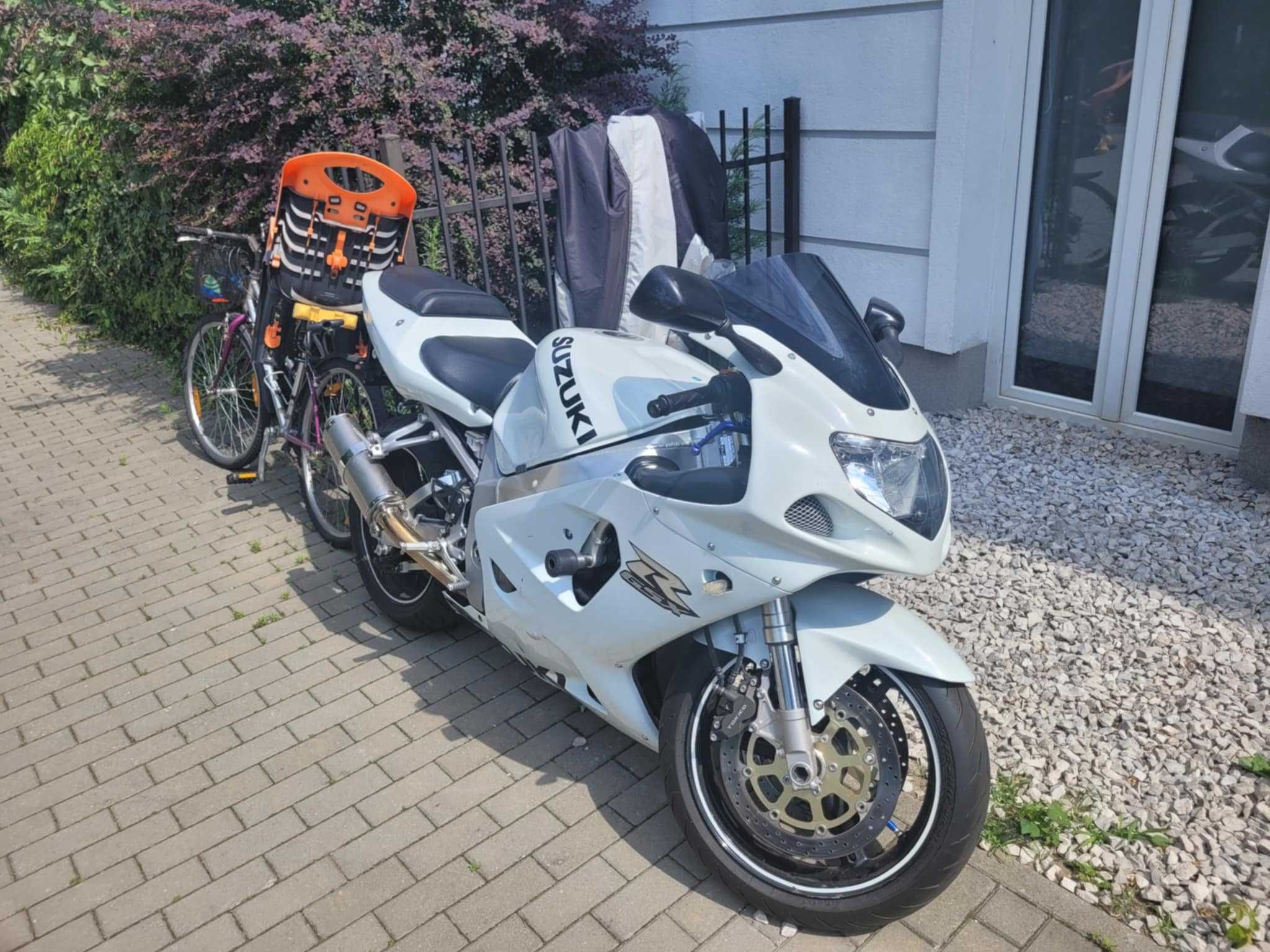 Motor Suzuki GSX-R 750 , biały
