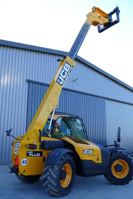 ładowarka teleskopowa jcb 531 70 agri plus