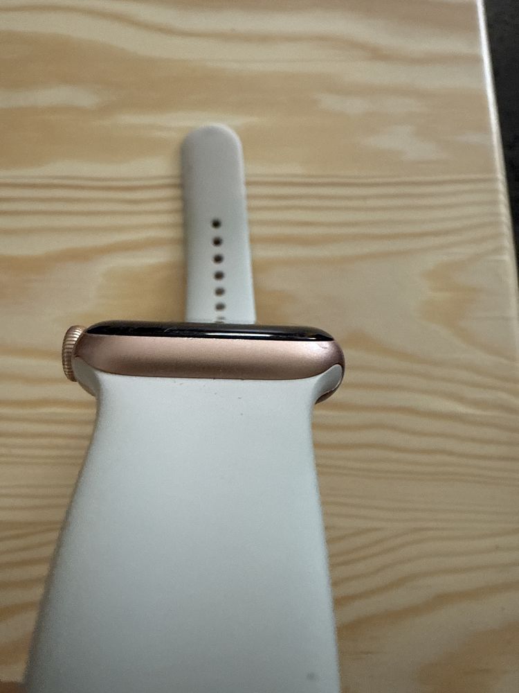 Apple Watch SE Cellular Gold I gen