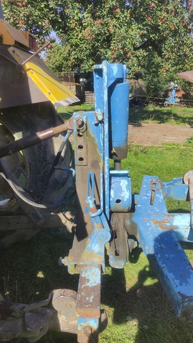 Lekki Pług obrotowy 4 skibowy lemken opal