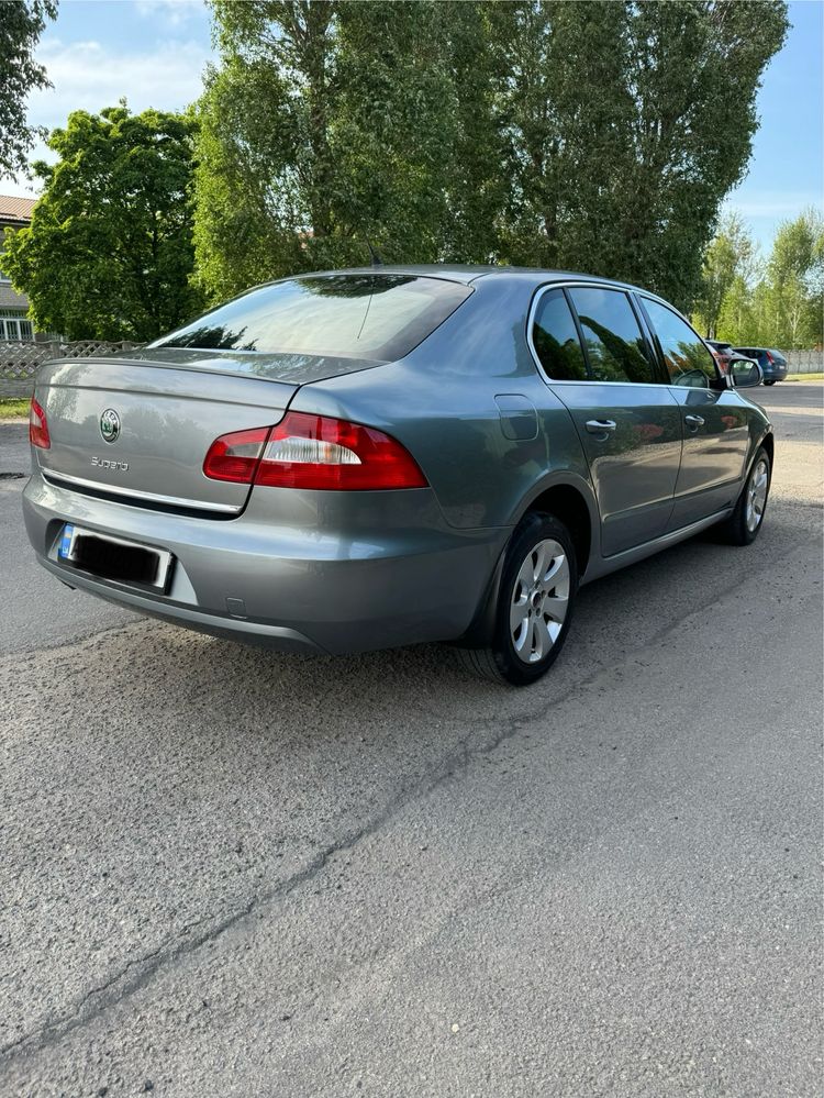 Skoda  Superb 1.8 т