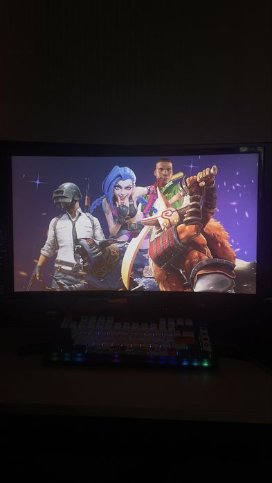 Монитор Samsung curved 24 C24RG50