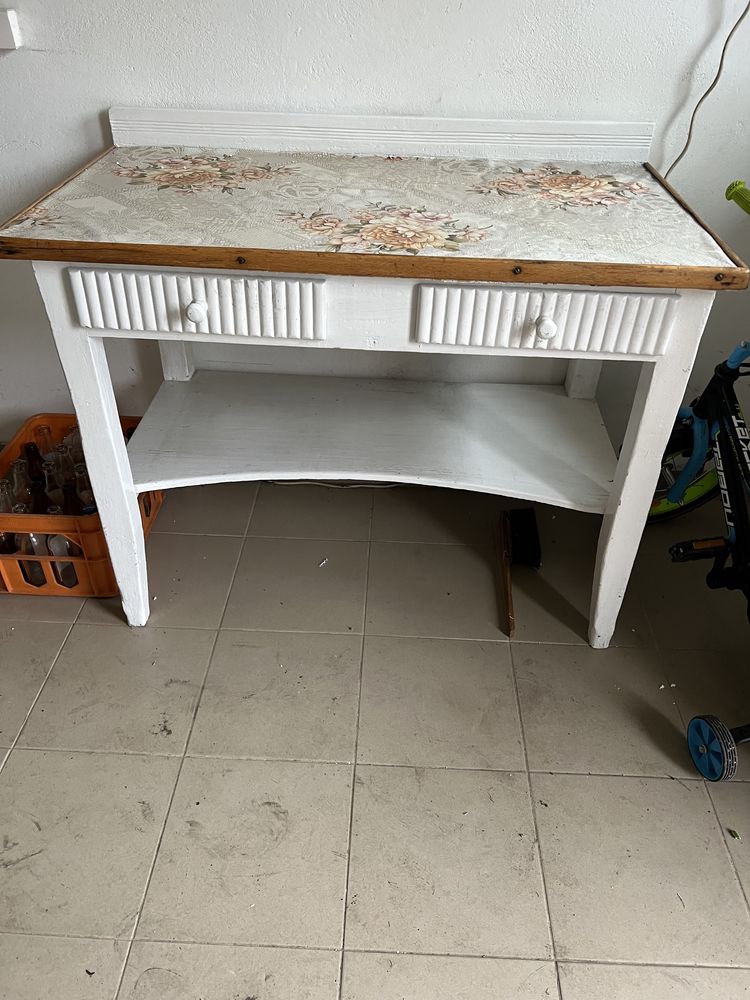 Stół w stylu rustykalnym, zabytkowy