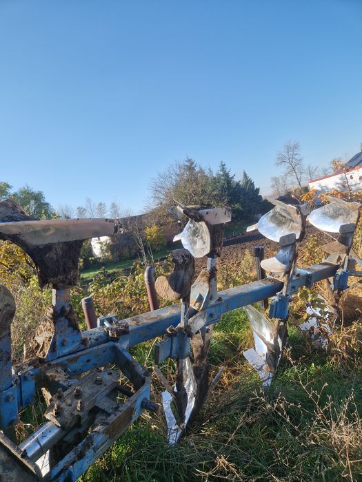 Sprzedam pług obrotowy 4