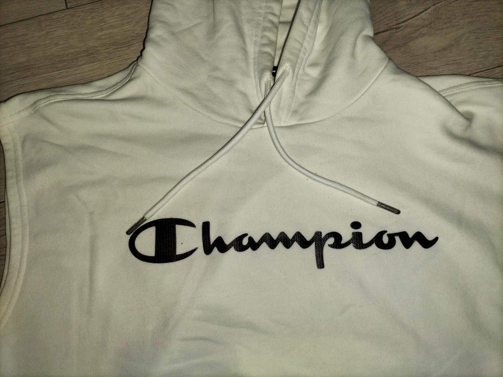 Biała bluza champion