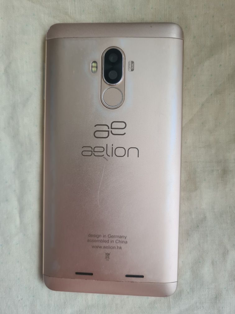Пропоную мобільний телефон aelion i8.