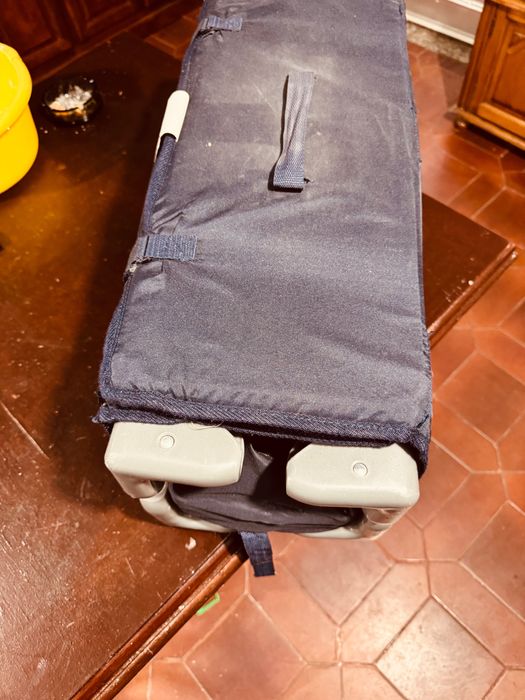 Cama de bebê desmontável como nova