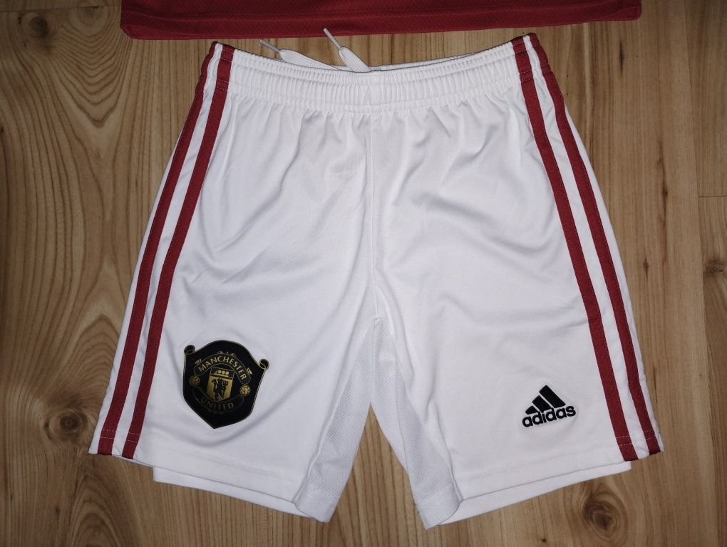 Strój dziecięcy Adidas M/L 140-152 Manchester united zestaw