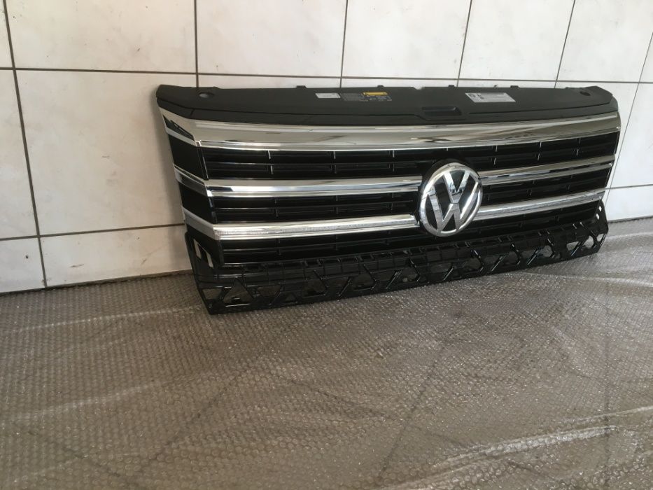Grill VW Volkswagen Crafter II 2017 -->